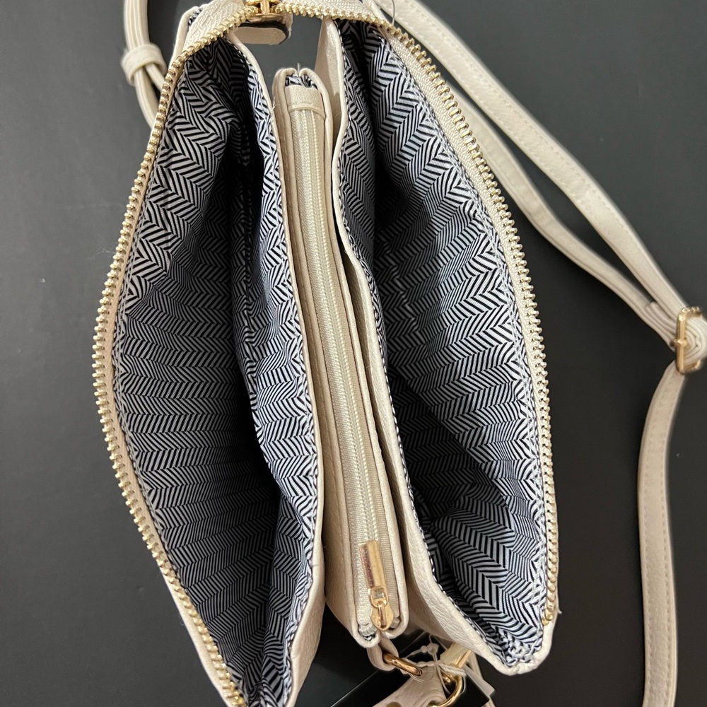 NWT ISABELLE VEGAN CROSSBODY BAG WRISTLET CLUTCH - Picture 6 of 7